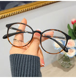 2022 new literary and artistic retro plain mirror can be equipped with myopia glasses frame Xiaohongshu hot style plain glasses for women