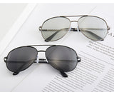 2022 men's photosensitive automatic color-changing polarized sunglasses driving sunglasses driver driving toad mirror 3028