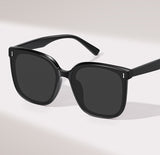 2023 new sunglasses Douyin same style Korean version of sunglasses fashion street shooting rice nail sunglasses net red glasses female