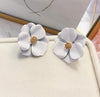 Flat flower white