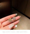 Healthy white diamond color-preserving gold