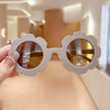 Gray frame tea / brown