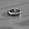 Rhombus ring / adjustable opening