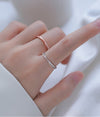 White gold / opening is adjustable