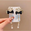 1 pair of black crowns