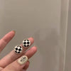 Round checkerboard pearls