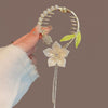 J30 lily tassel