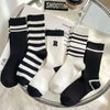 Female medium tube [black and white letter r] / one size fits all