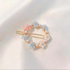 Gold wreath holder