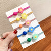 Flowers are distributed in 5 colors