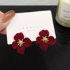 A pair of s925 silver needle flower earrings