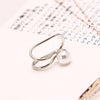 Single silver pearl